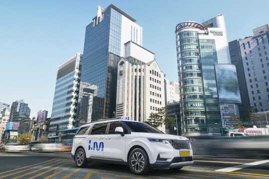 아이엠(i.M)택시를 운영하는 모빌리티 플랫폼 진모빌리티가 고객이 목적지 설정 시 최상의 목적지를 안내하는 '최적 목적지' 서비스를 선보였다. 진모빌리티 제공